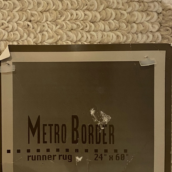 Metro border runner rug - Picture 3 of 3